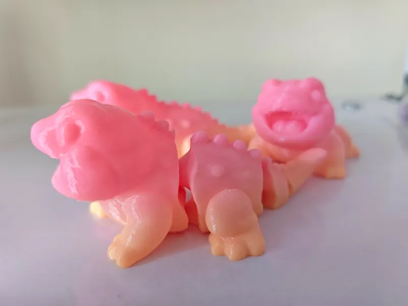 可爱铰链蜥蜴
