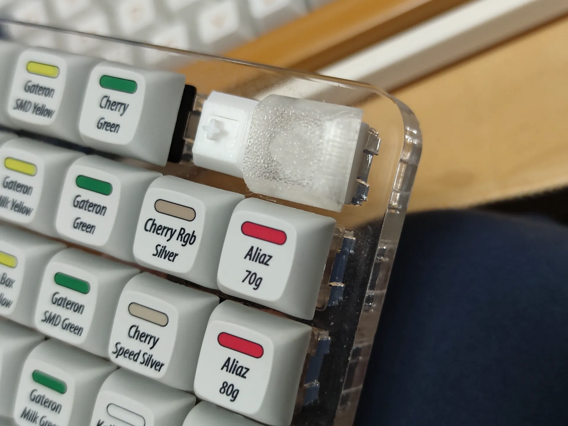 Miniatura 2 do modelo 3D 机械键盘 机械轴+键帽（适配box轴）