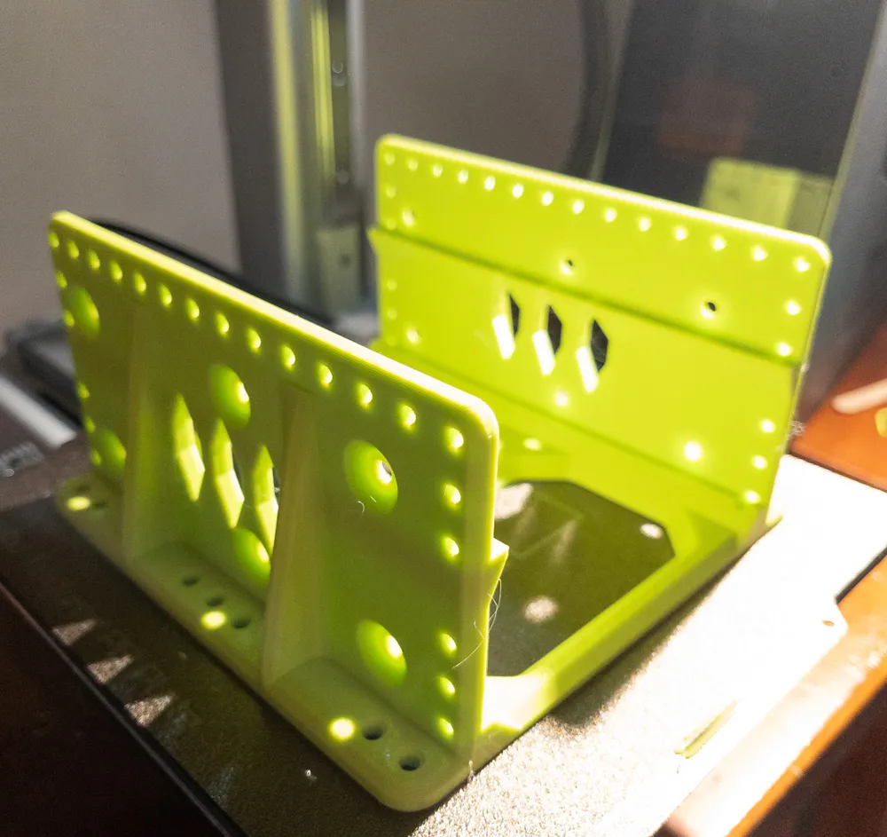 Lab 808 Dual Hard Drive Cage for 140mm Fan Mount - Free 3D Print Model ...