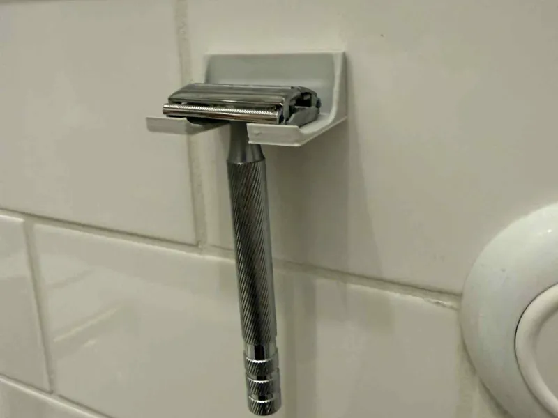 Minimalist Safety Razor Wall Mount 