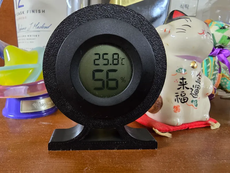 Round hygrometer holder