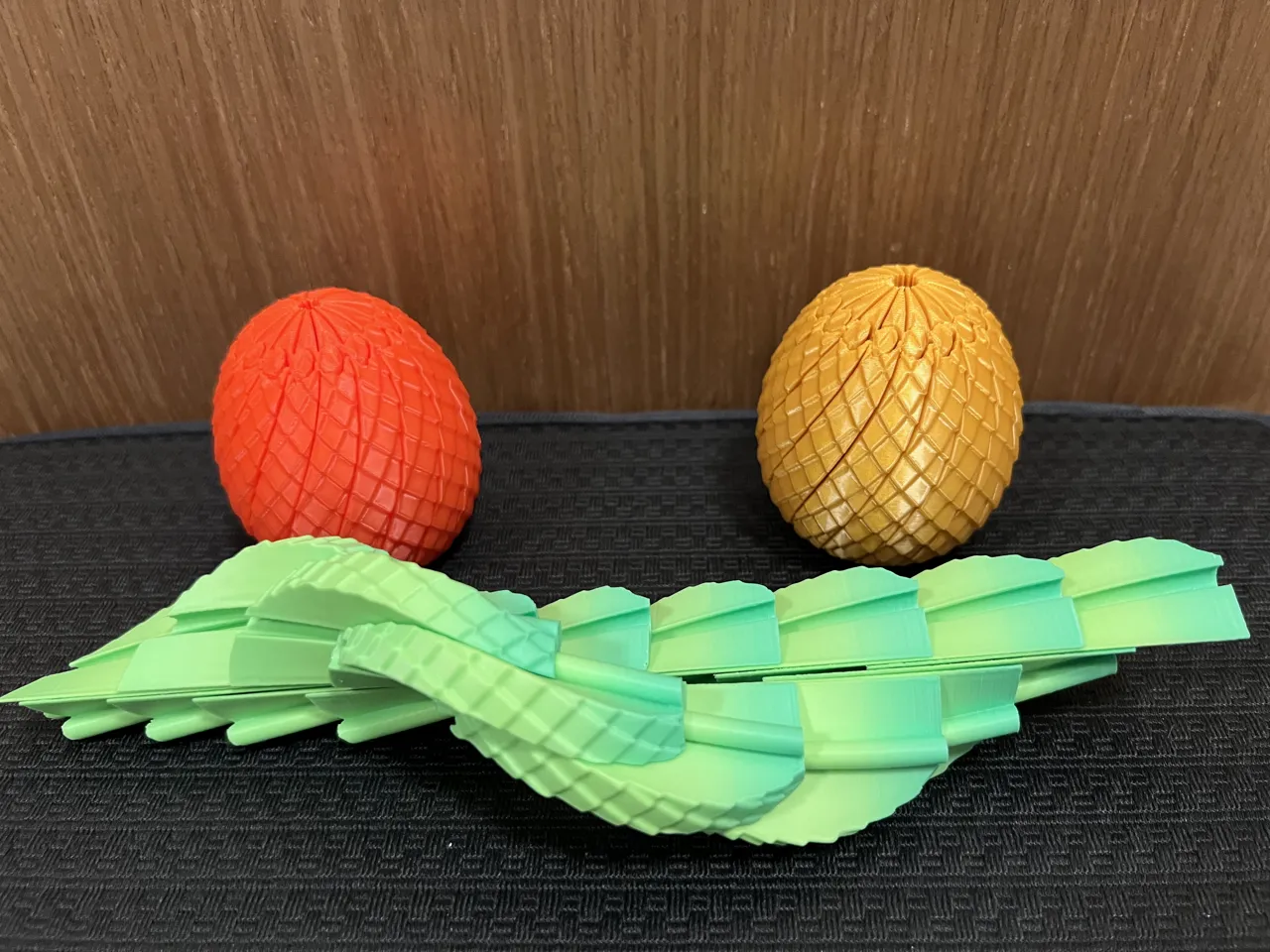 Twisty Fidget Dragon Egg view 4