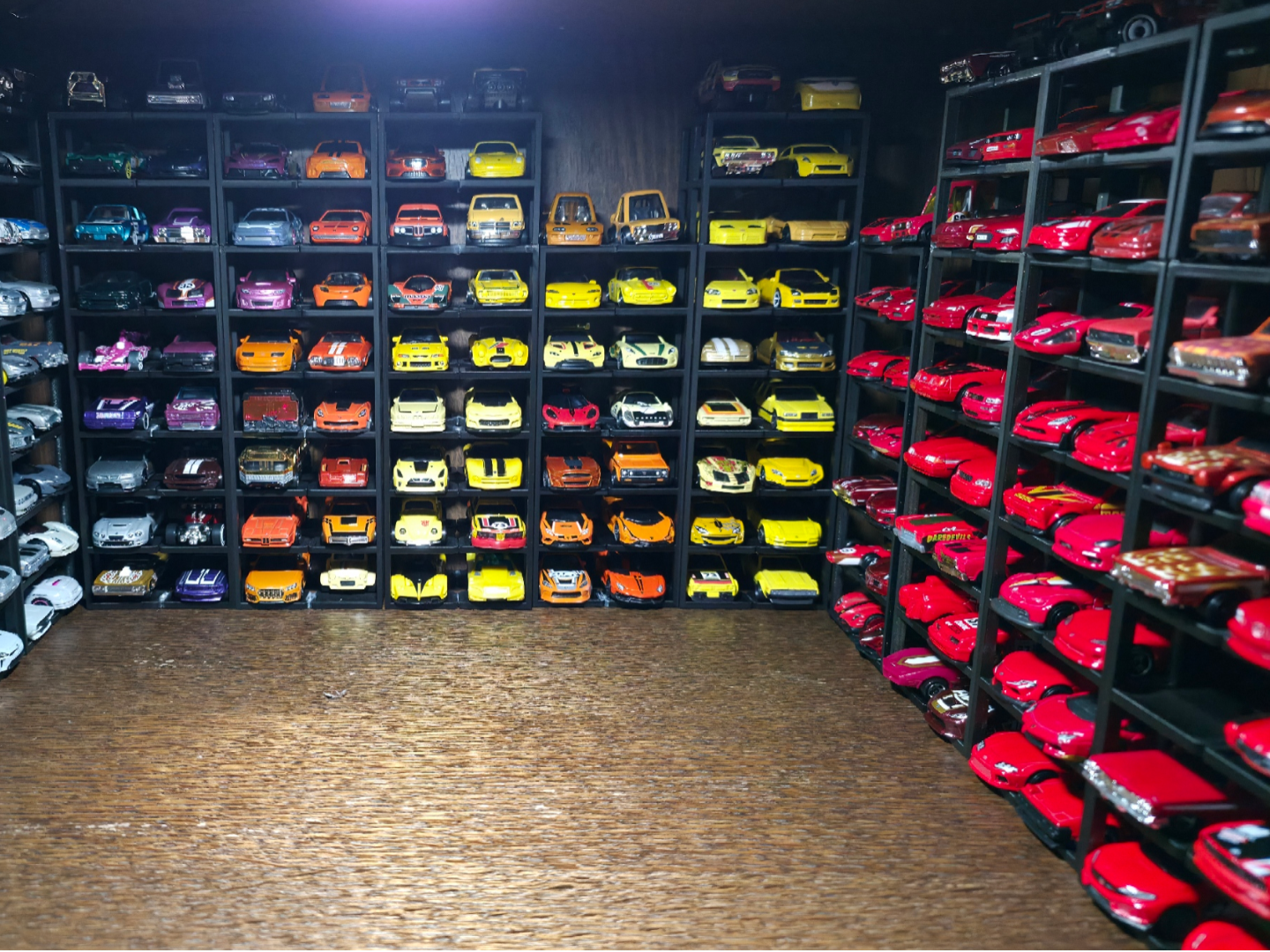 1:64 scale cars stand