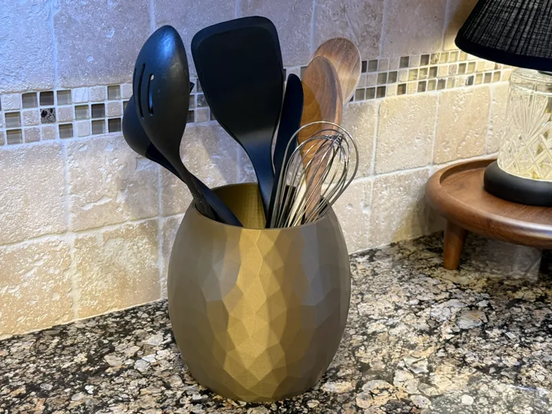 Low-Poly Utensil Holder