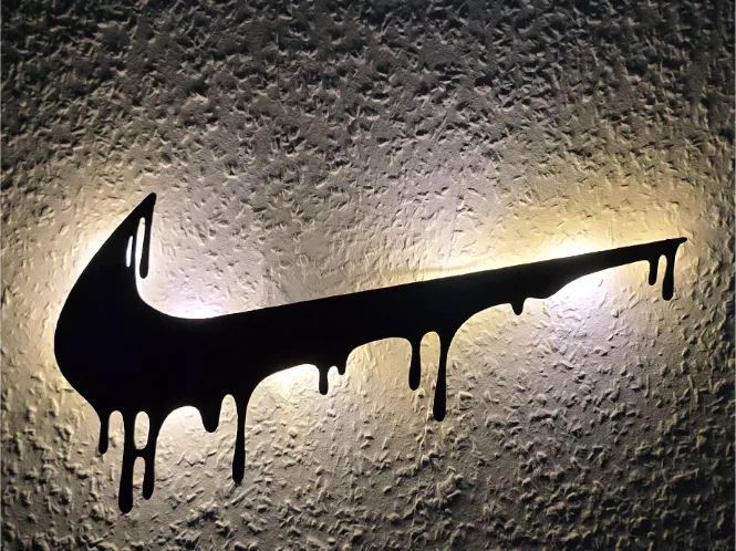 Nike logo-dripping