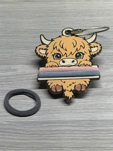 Accesorio para sujetar ligas de cabello: Highland Cow Hair Tie Holder Keychain — vista de referencia 2