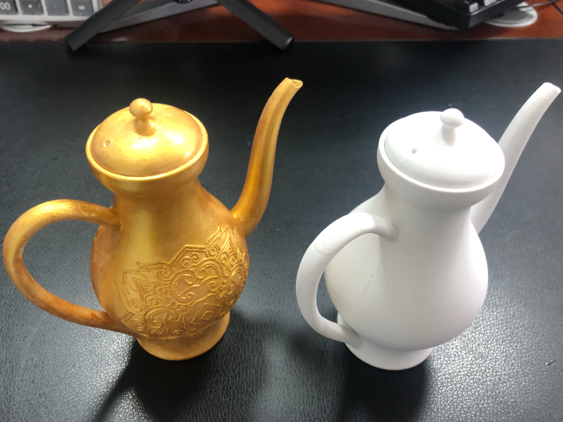 Miniatura 2 do modelo 3D 阴阳壶 鸳鸯壶 一个壶装两种酒