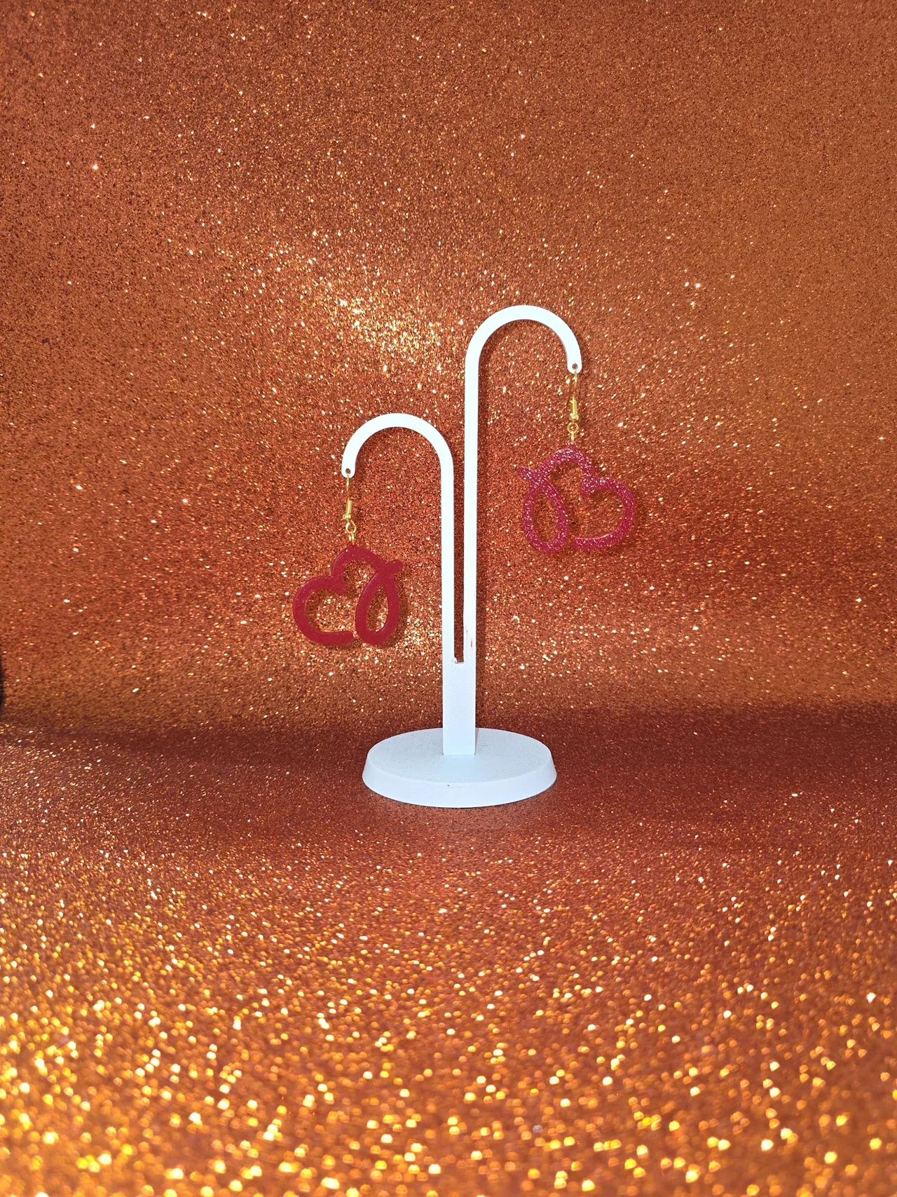Atypical heart earrings view 3