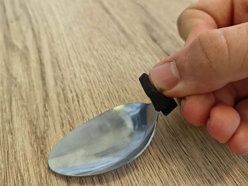 Thumb Stop Clip for Spoon