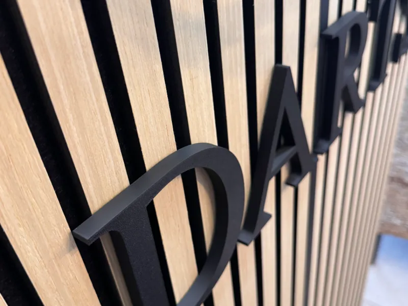 Dart Schrift Deko