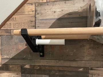 Honeycomb role holder