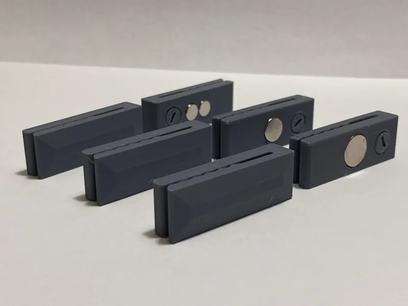 Overlapping Magnetic curtain clips