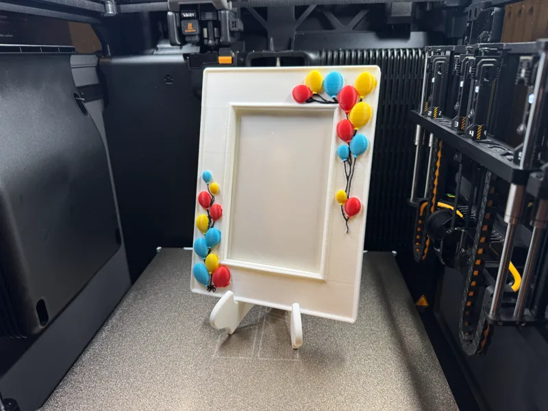 Balloon Relief Photo Frame – Multicolor 10x15cm