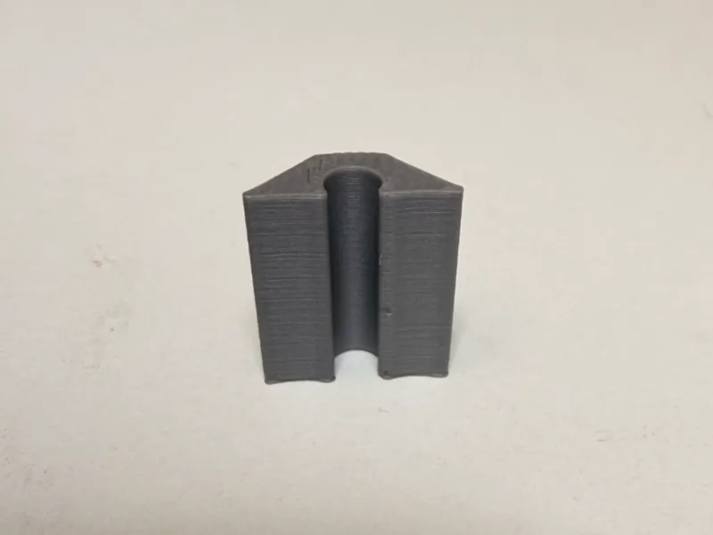Cable clip 
