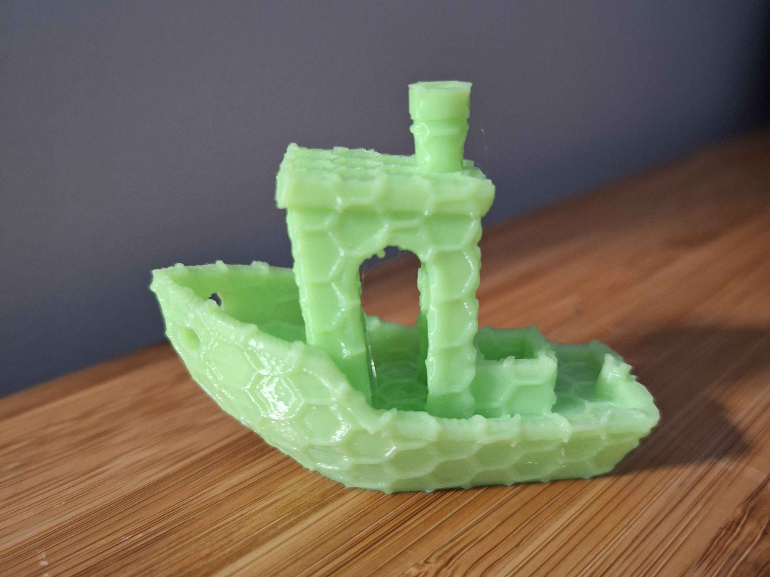 Hexagon Benchy