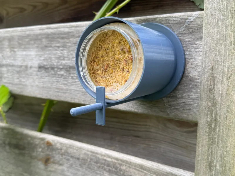 Bird Peanut Butter Feeder Minimalistic