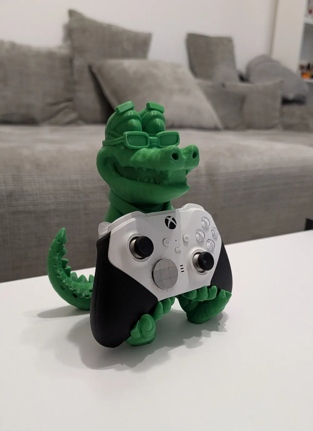 GTA 6 Alligator - Xbox Controller Stand - Free 3D Print Model - MakerWorld