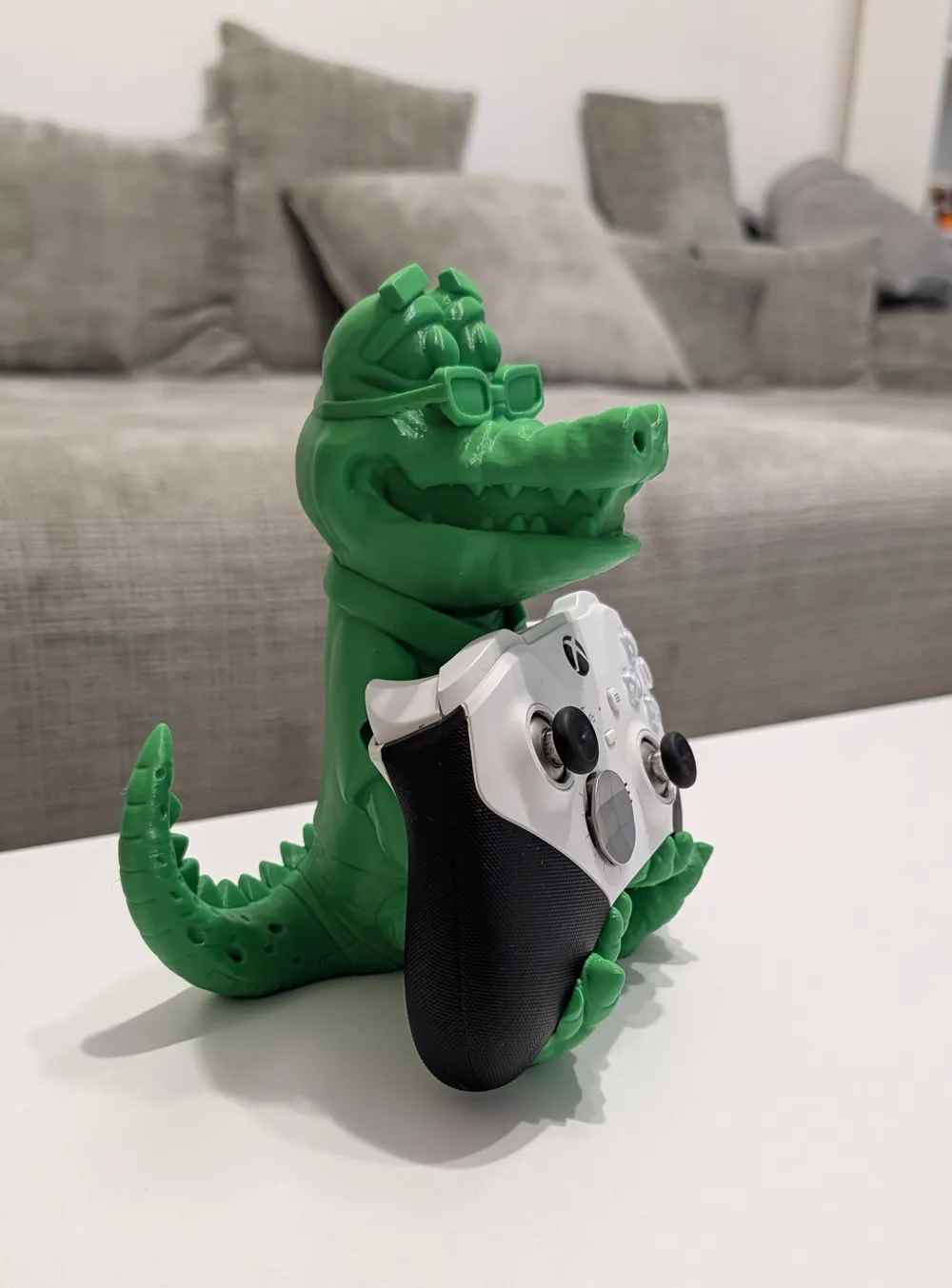 GTA 6 Alligator - Xbox Controller Stand - Free 3D Print Model - MakerWorld