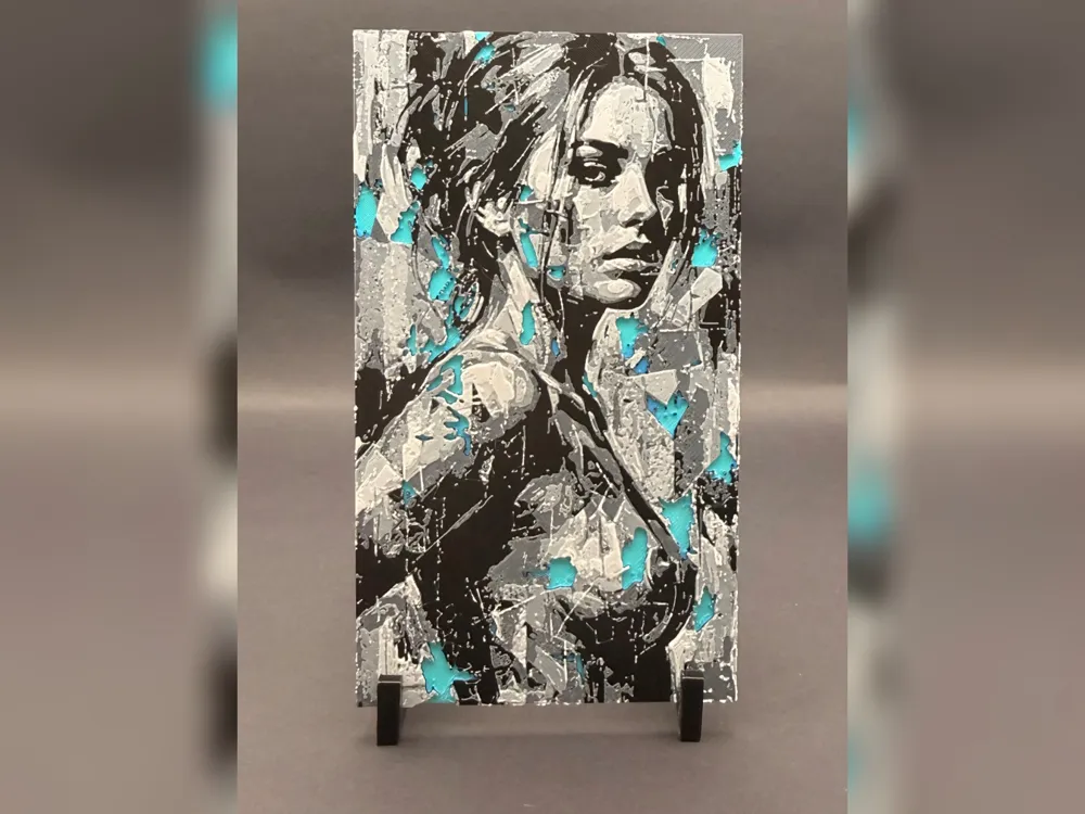 Cuadro decorativo en 3D: Fractured Cyan Sci-Fi Woman HueForge Print. Referencia del modelo original.