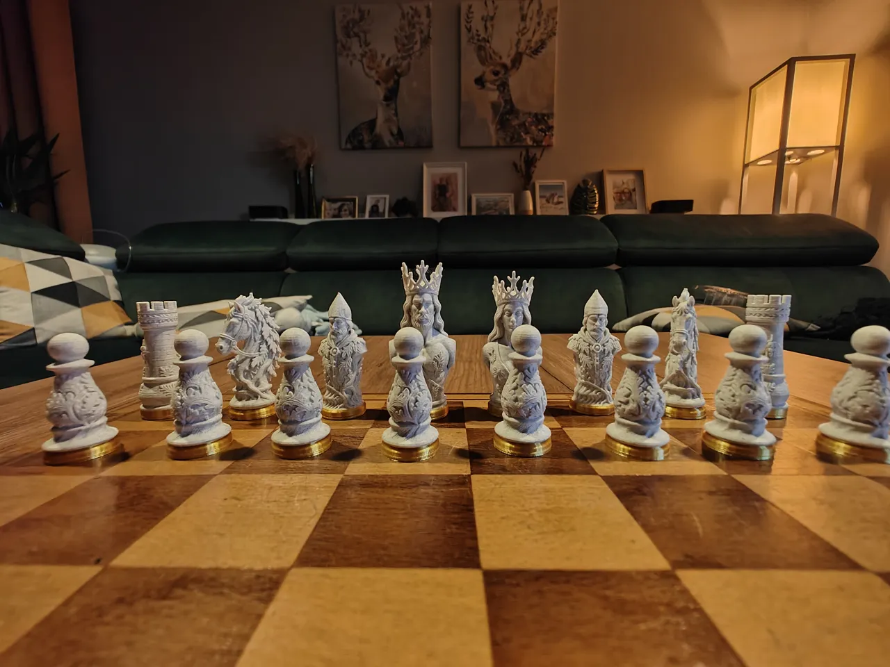 Humans vs Zombies – Luxury Chess Set + Box view 4