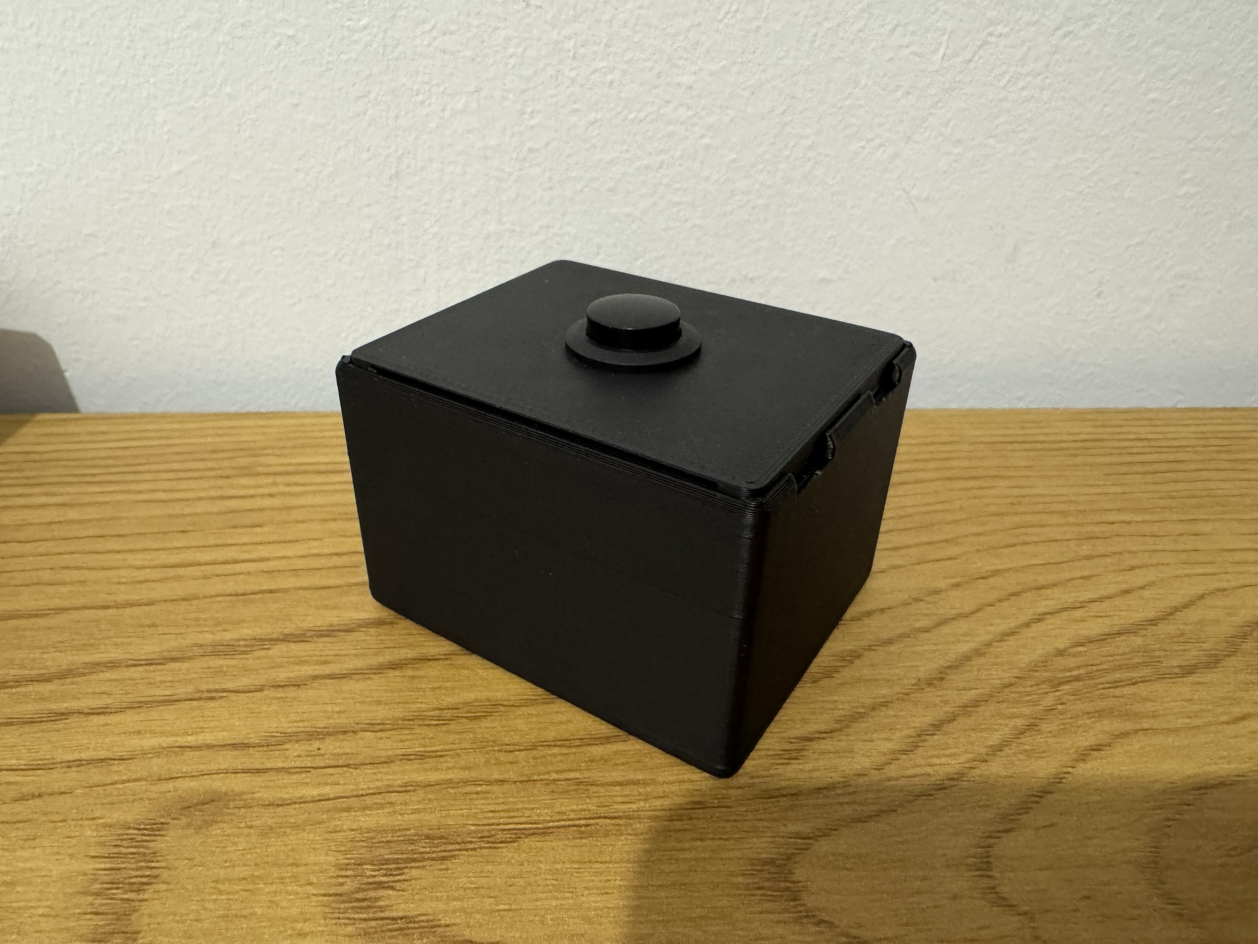 Miniatura 2 do modelo 3D Customizable Project Enclosure Box