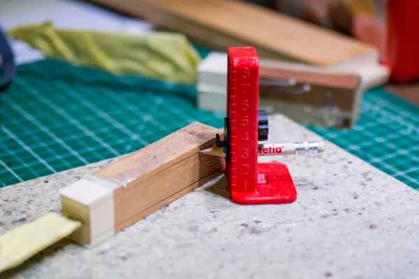 Jauge de hauteur pour crayons