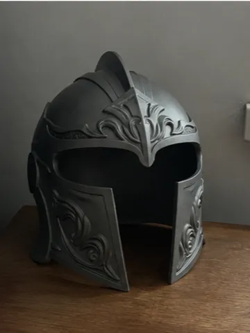 Pieza para disfraz o exhibición: Knight Helmet — vista de referencia 2