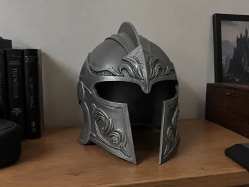 Pieza para disfraz o exhibición: Knight Helmet — vista de referencia 5