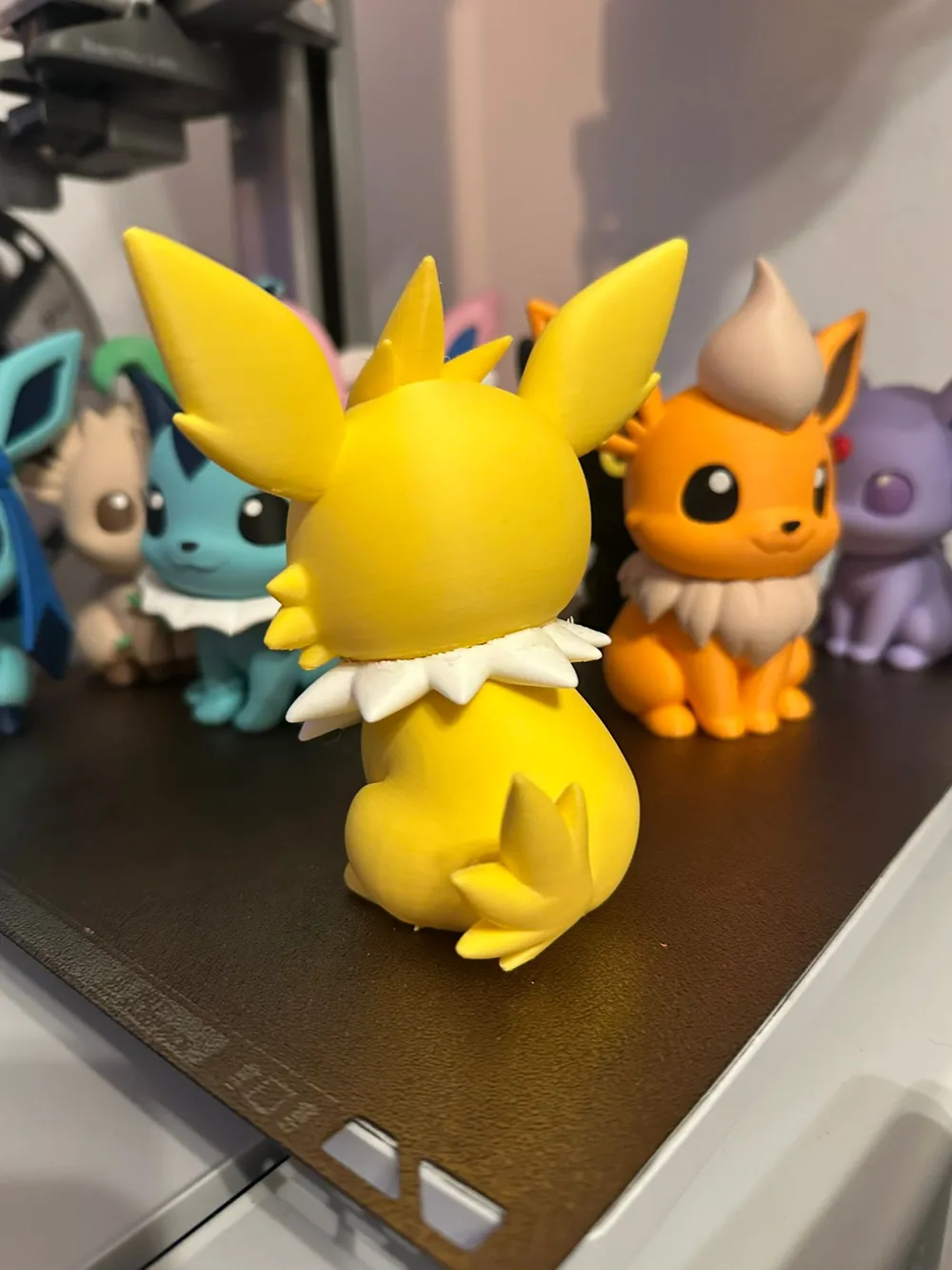 Estatuilla de Jolteon de diseño especial, adorno decorativo, regalo coleccionable