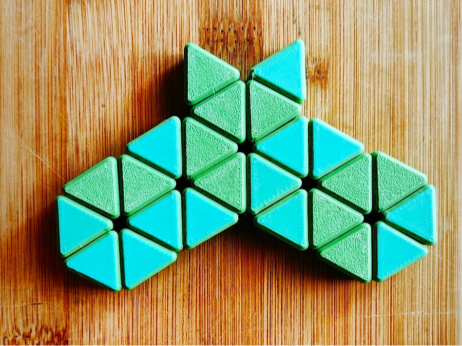 Articulated Triangles Fidget 24 Sectors Big HEX