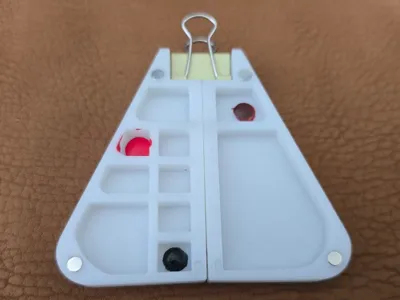 Triangular Travel Paint Palette