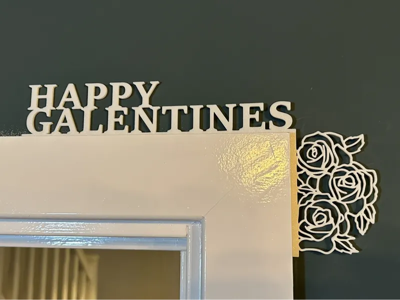 Happy Galentines Roses - Door Corner