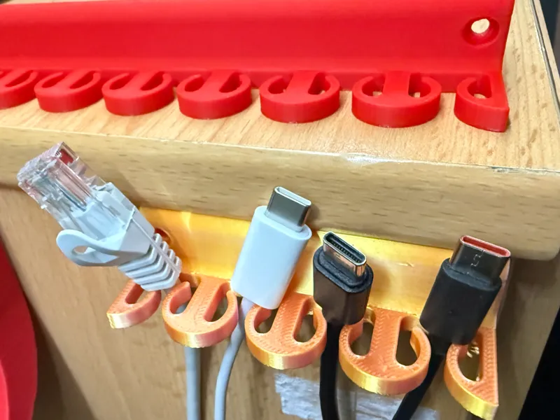 USB cable holder 