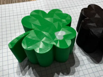 Four-leaf clover favor place card box