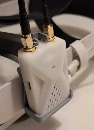 Emax Wyvern 100mW VRX Quest 2 clip