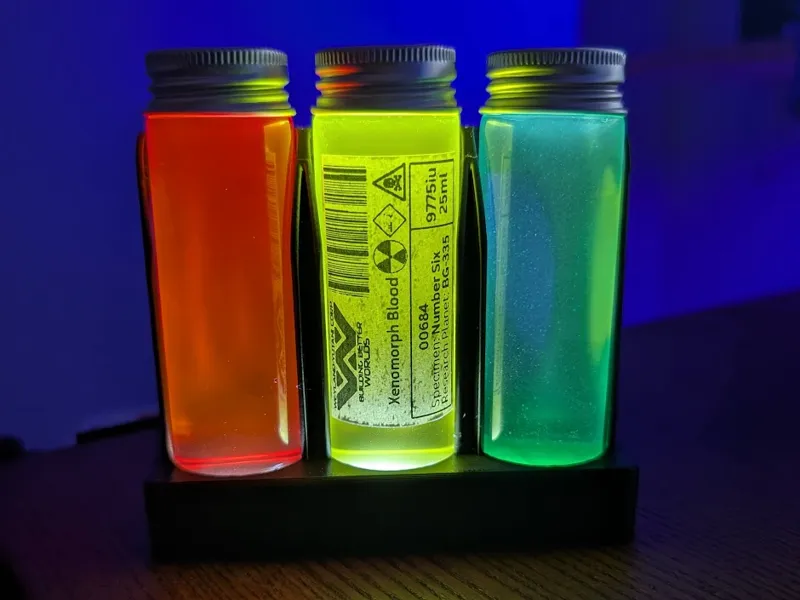 Triple Vial Display