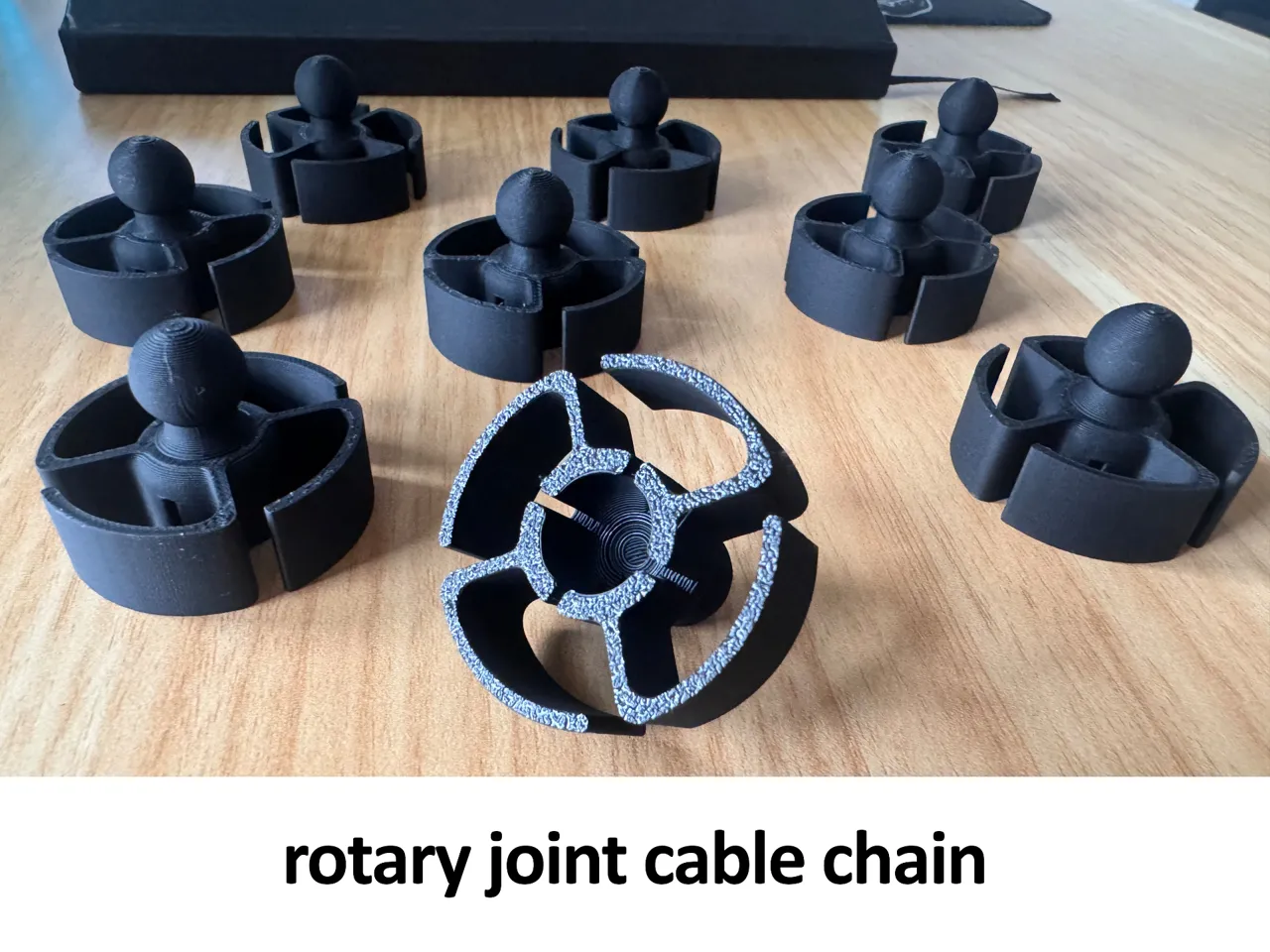 Desk cable chain (round) view 2