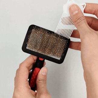 Slicker brush cleaner