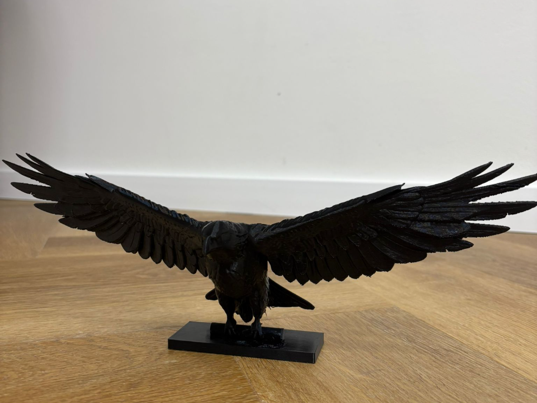 Majestätischer Adler mit ausgebreiteten Flügeln
