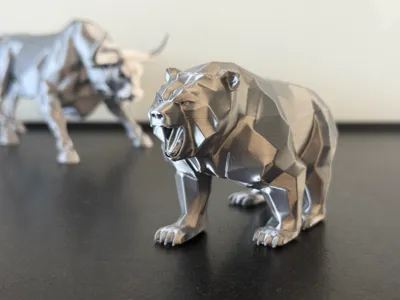 Low-Poly Bear Statue 