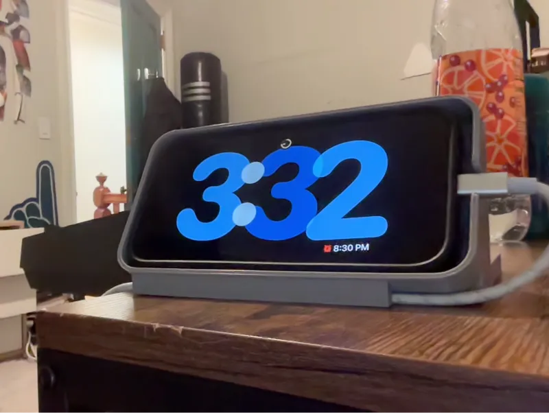 iPhone Standby Mount