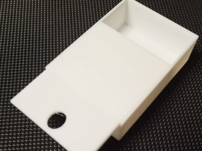 Kleine box 50x70x22mm mit Deckel