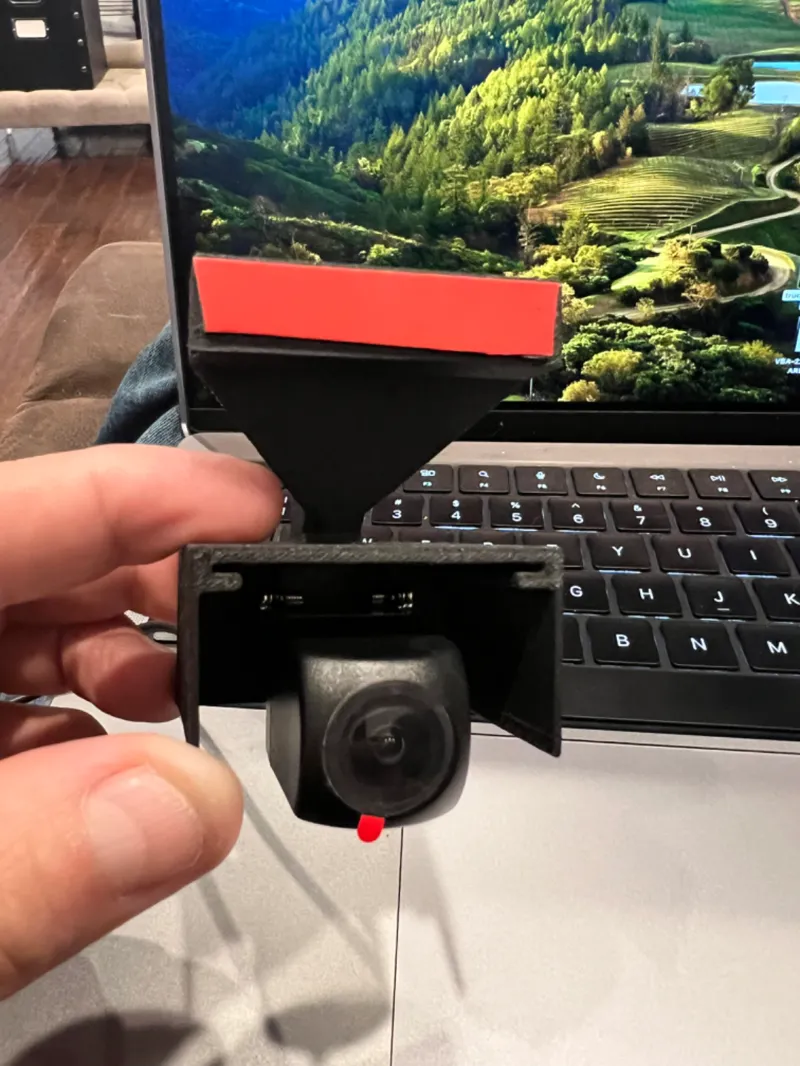 Proveeo D90-4CH dash cam rear camera mount