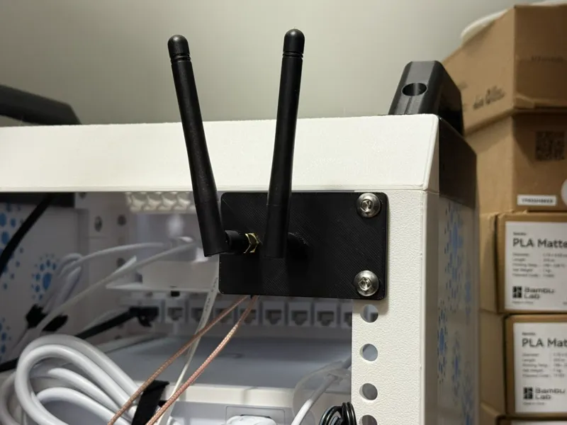 2x SMA (WiFi/ADS-B/RF) 10" Rack Partial Panel