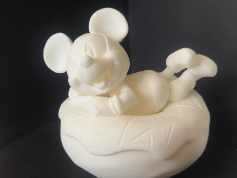 Minnie auf Donut