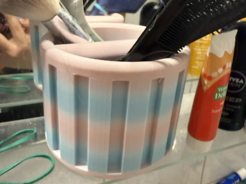 brush/comb cup
