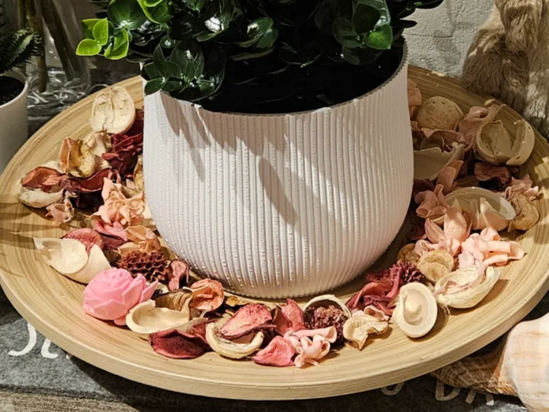 Moderner IKEA Blumentopf