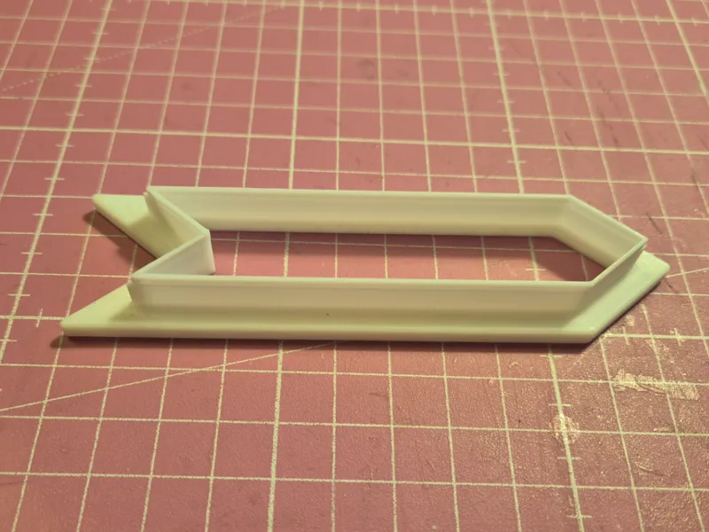 Arrow sign cookie cutter 9x2 cm
