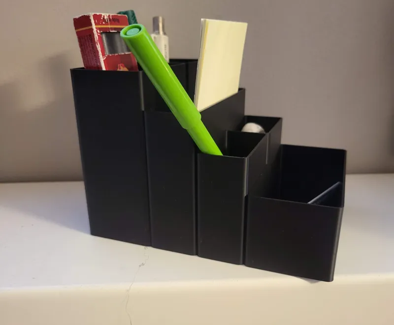 BLACK ORGANIZER