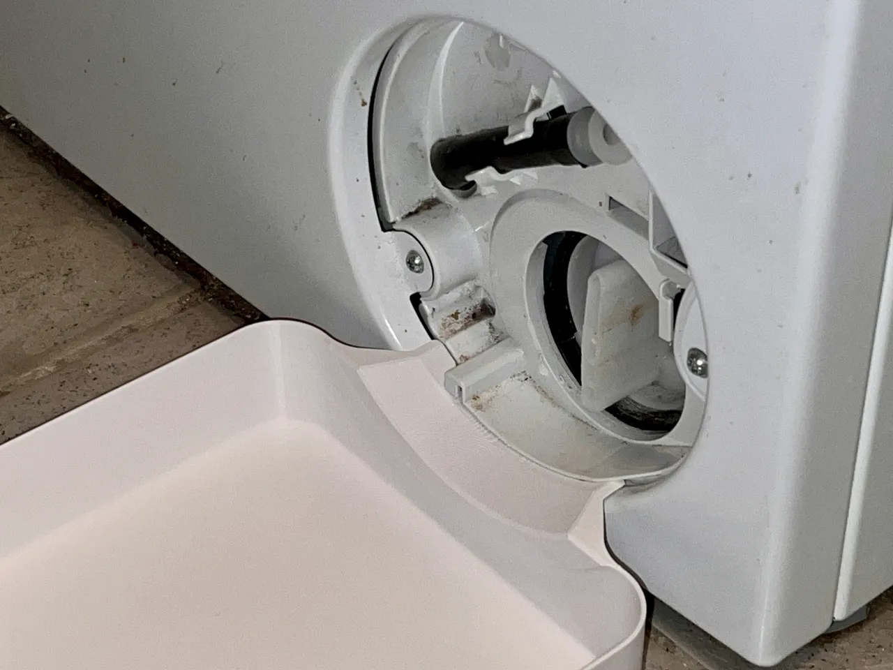 Siemens Bosch washing machine drain funnel view 4